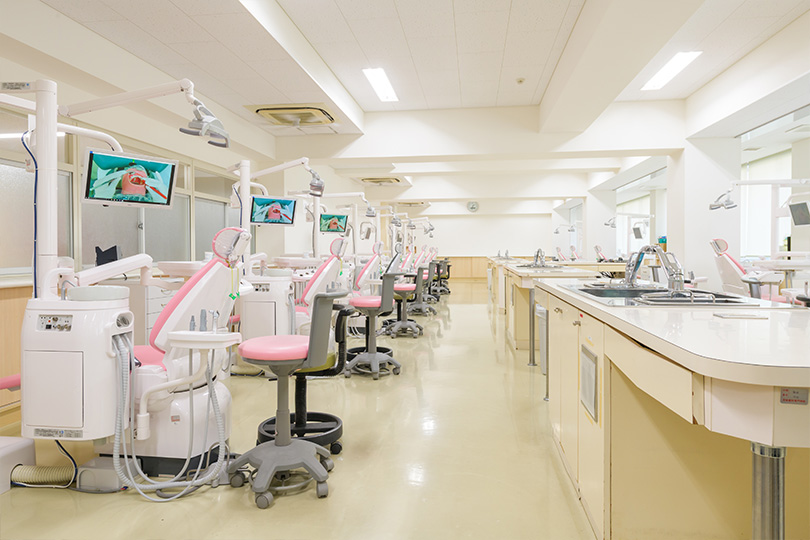 基礎実習室（歯科衛生士科）
